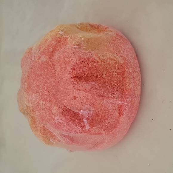 Fragrant Jewels Sunflower Bath Bomb - Picture 3 of 5